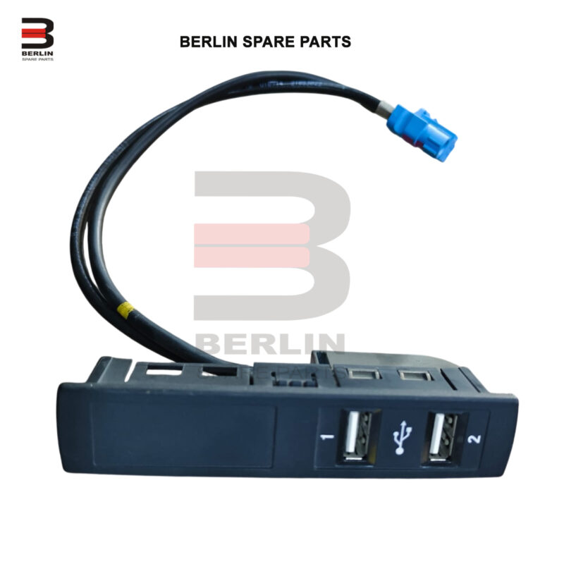 MERCEDES BENZ S CLASS W222 USB/AUX INPUT PORT, ATC, 2228200915