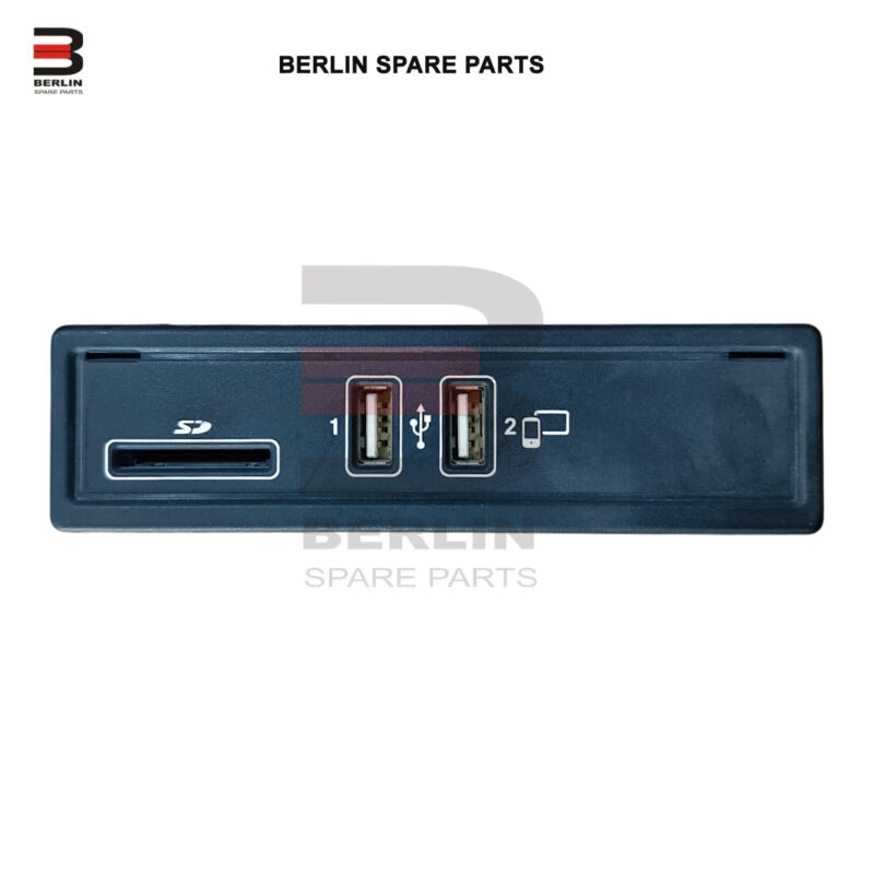 MERCEDES BENZ E CLASS W213 USB/AUX INPUT PORT, USED PARTS, 2138200400