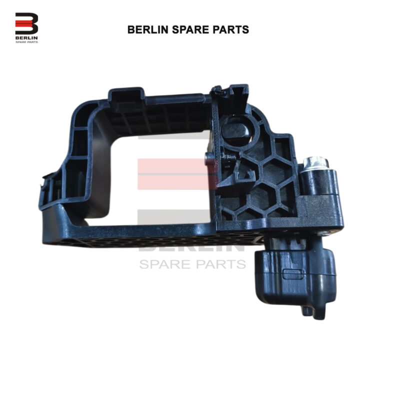 MERCEDES BENZ GLC CLASS X254 RADIATOR SUPPORT LOWER BRACKET, CHINA, 2545019400